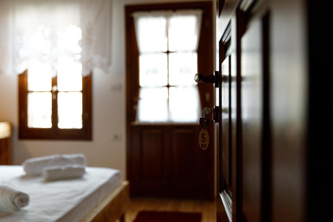 Hotel Sarajet 1821 Gjirokastër 외부 사진