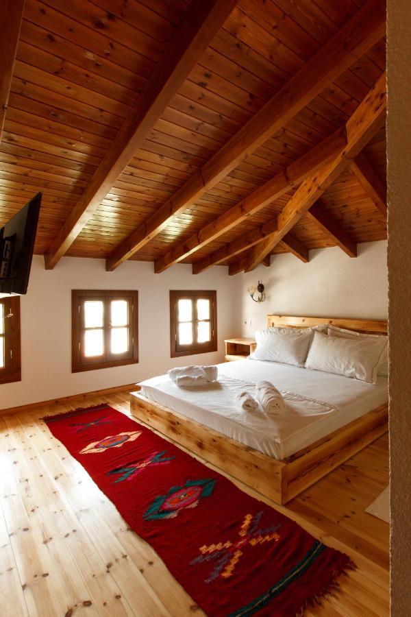 Hotel Sarajet 1821 Gjirokastër 외부 사진