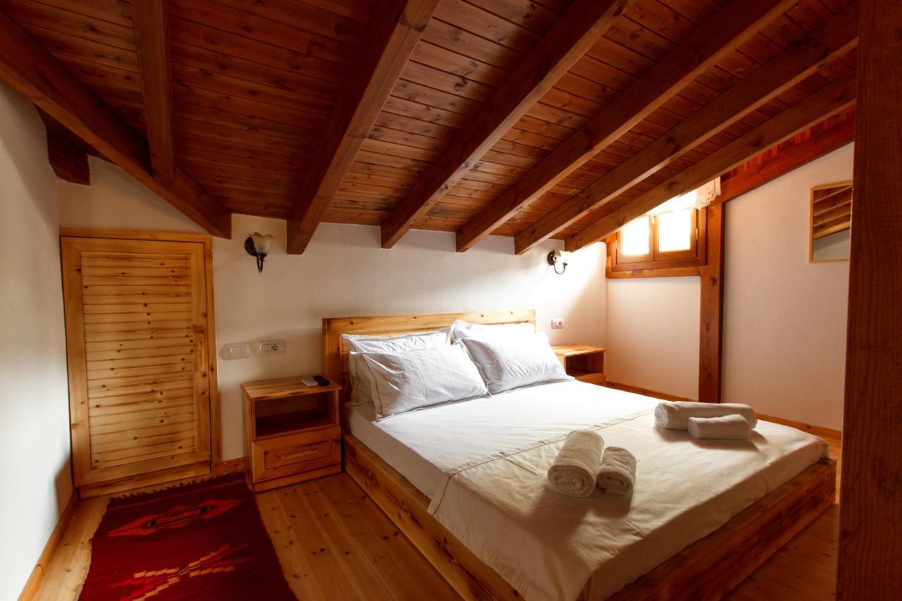 Hotel Sarajet 1821 Gjirokastër 외부 사진