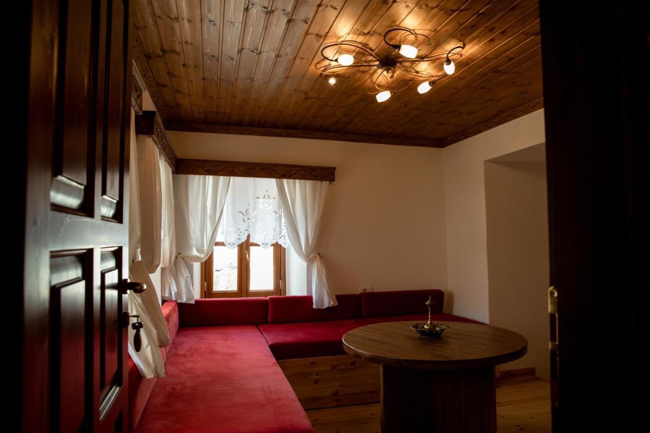 Hotel Sarajet 1821 Gjirokastër 외부 사진