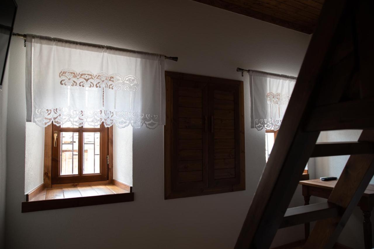 Hotel Sarajet 1821 Gjirokastër 외부 사진